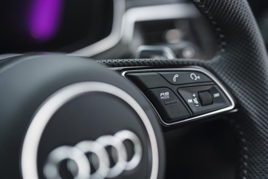 Детали интерьера Audi RS4 Avant (B9) 2020 года  (UK) (фото 88 из 99)